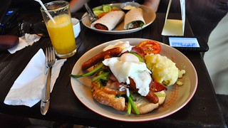 breakfast-in-Puku-Cafe-Hanoi-1