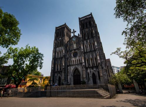 St-joseph-cathedral-hanoi-vietnam-3